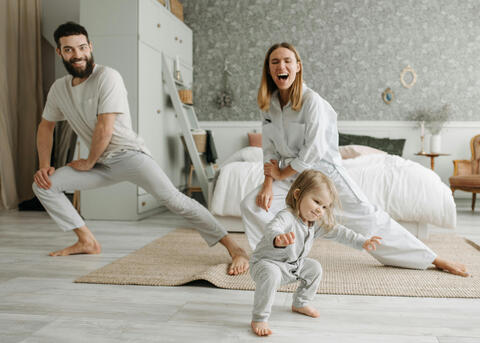 famille heureuse Logo nedra TISSEUR Kinésiologue certifié